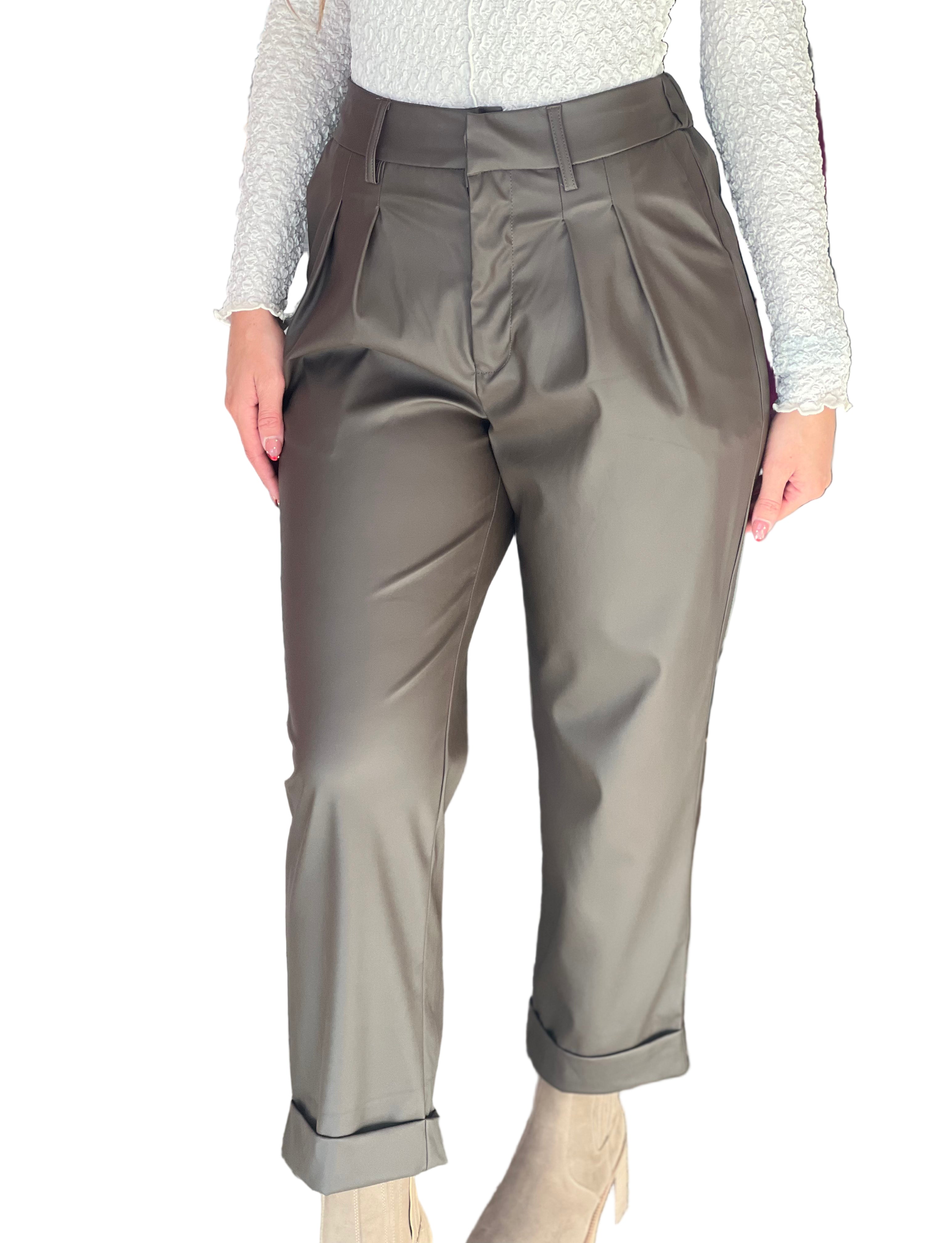 Bukser i veganlær med folder foran for kvinner 1