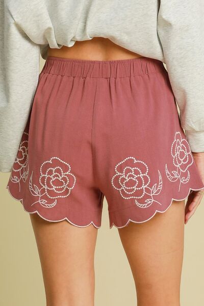 Dame Shorts i Linblanding med Blomsterbroderi 1