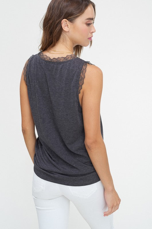 Dame V-hals Uten Ermer Topp i To Farger 4