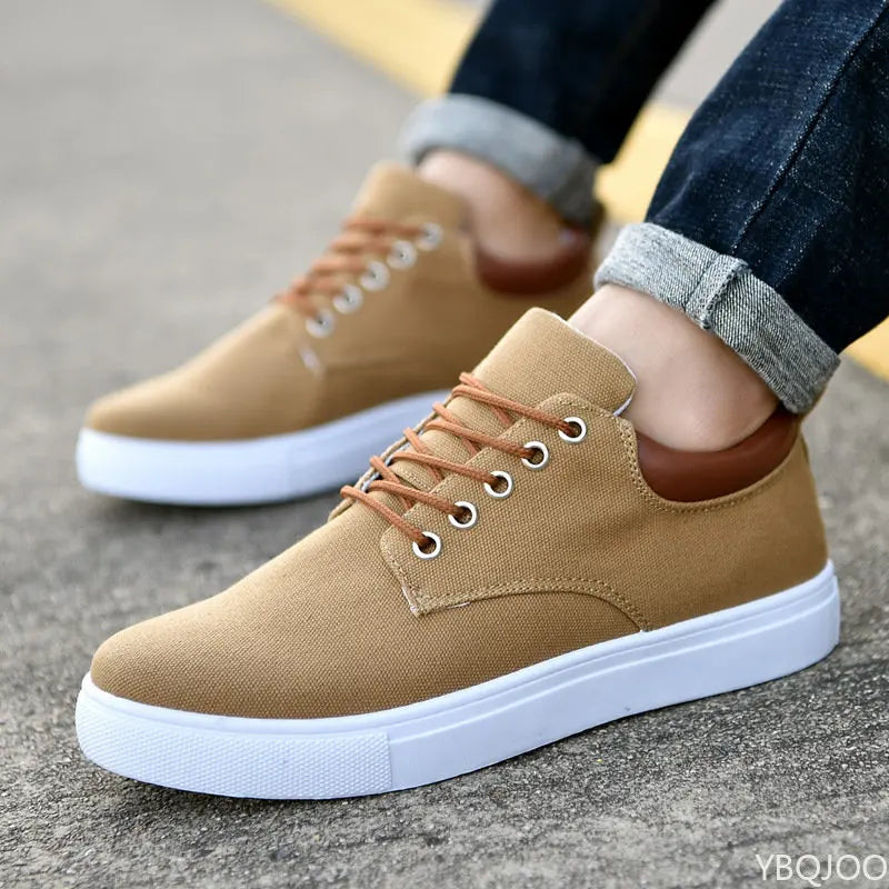 Herresneakers i stilren design 4