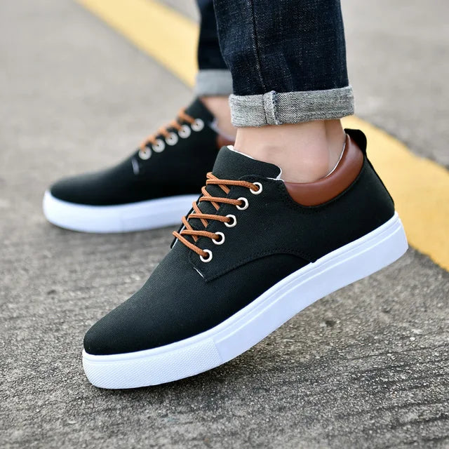 Herresneakers i stilren design 5