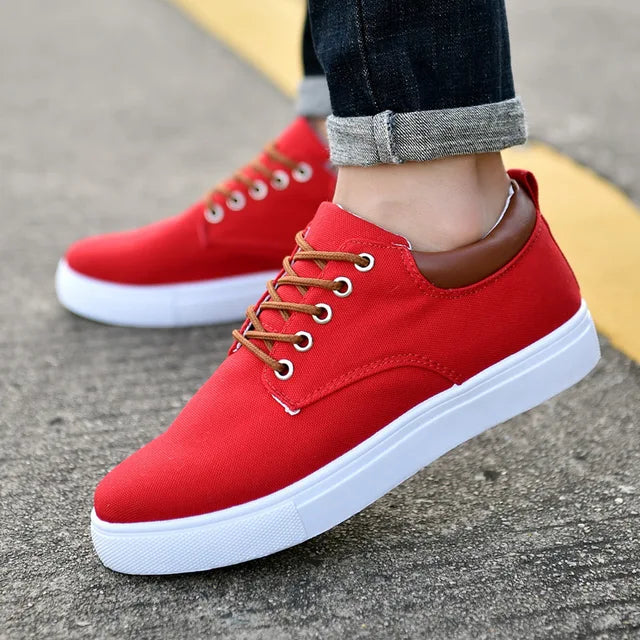 Herresneakers i stilren design 8