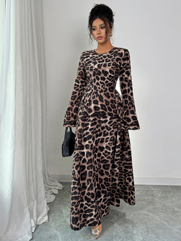 Kjole med langermet og leopardmønster 1