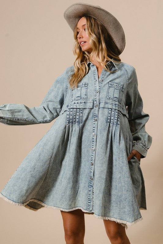 Kvinne Button Down Kjole i Mineralvasket Lys Denim 1