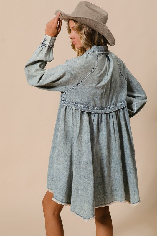 Kvinne Button Down Kjole i Mineralvasket Lys Denim 4