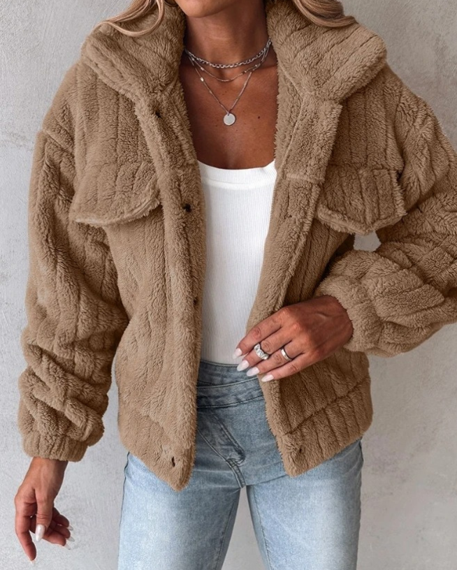 Kvinne Teddy Frakk – Oversized Passform – Plysj Fuzzy Tekstur 4
