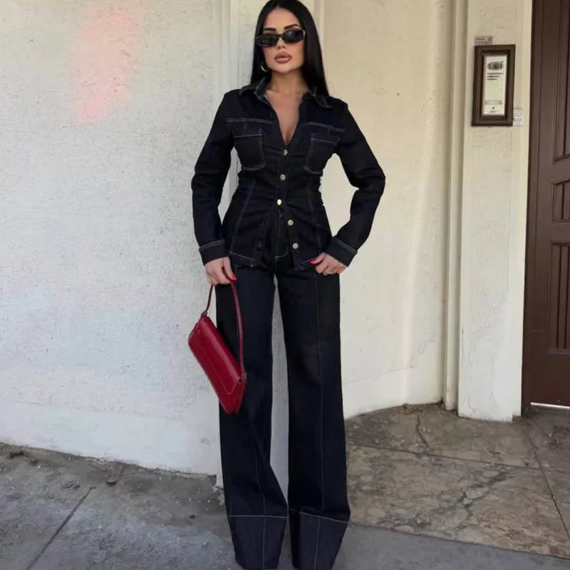Kvinners To-delt Sett i Svart Denim med Langermet Skjorte og Bredbukser 1
