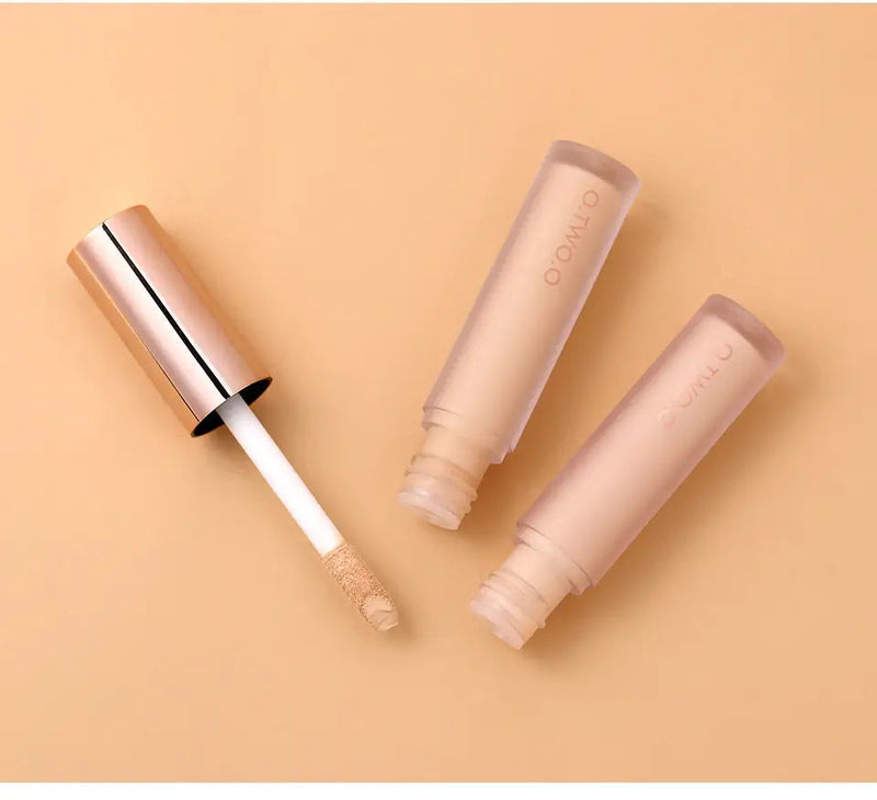 O.TWO.O Fulldekkende flytende concealer