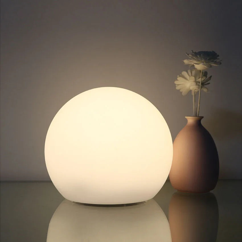 Oppladbar Bordlampe med Dynamisk Fargeendring til Stue og Soverom 1