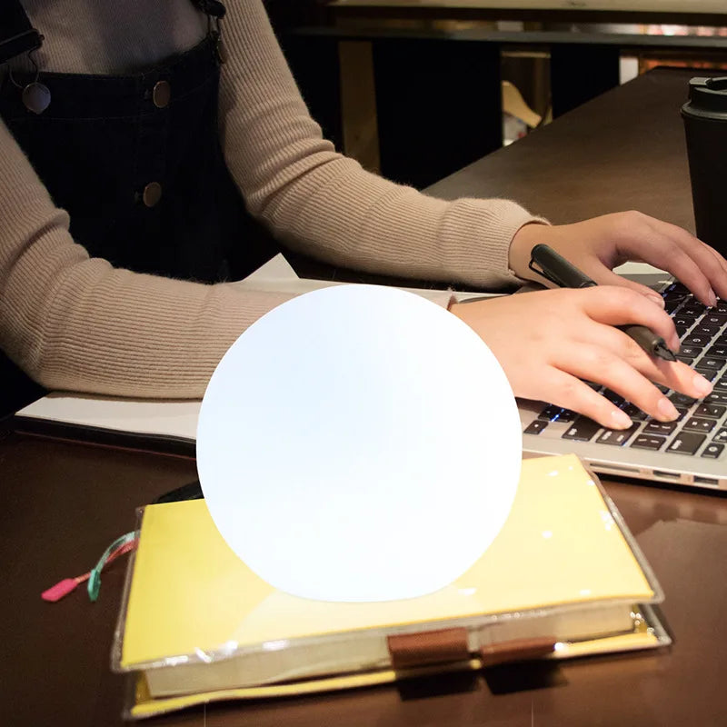 Oppladbar Bordlampe med Dynamisk Fargeendring til Stue og Soverom 5