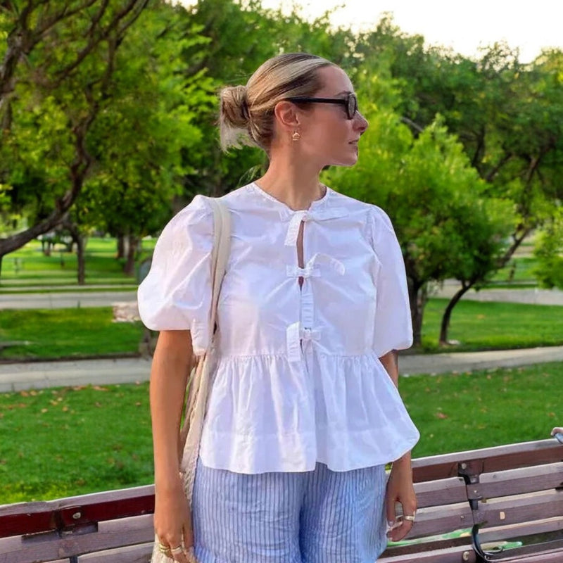 Blouse med snøring for kvinner med puffermer