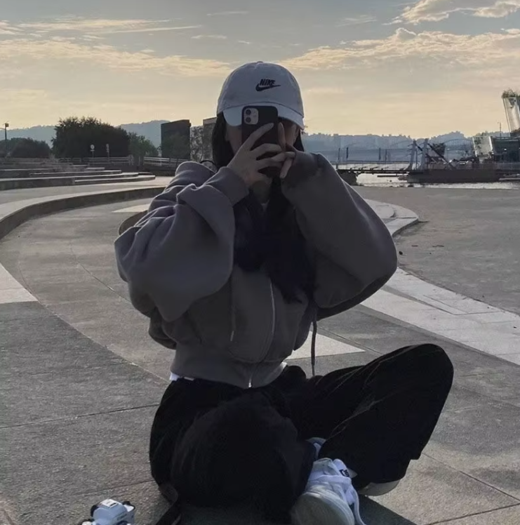 Oversized Crop Top-hettegenser for kvinner