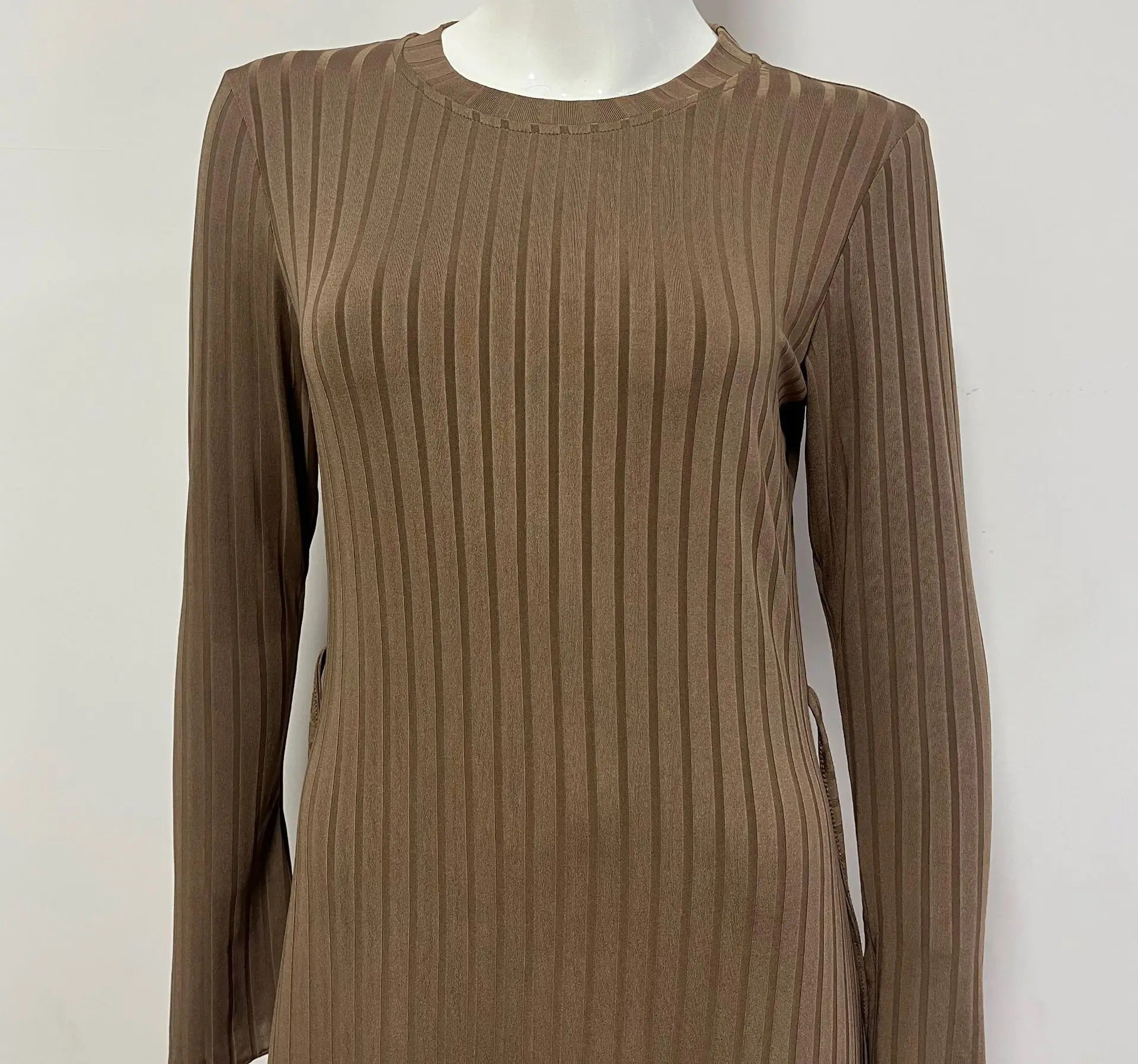 Klassisk løs strikket kjole for kvinner