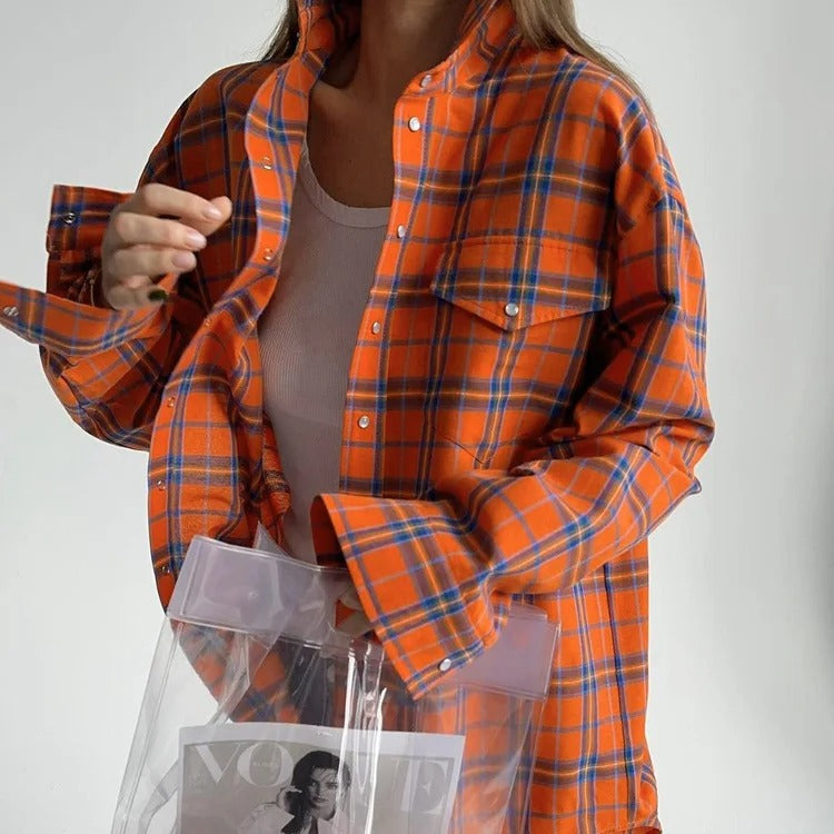 Oversized langermet rutete skjorte for kvinner