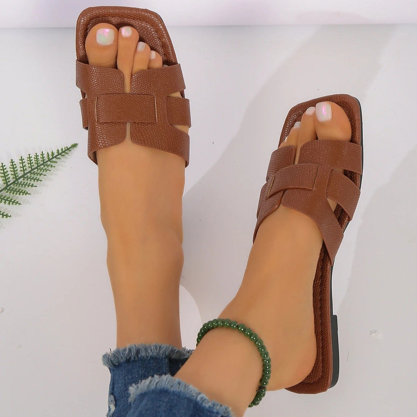 Flate utendørs sandaler for kvinner