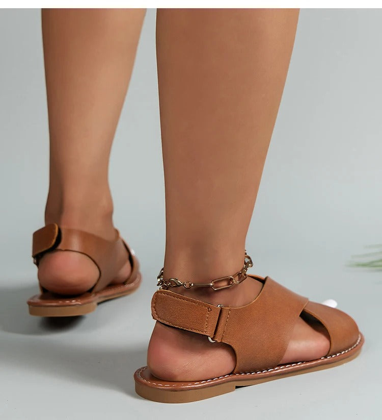 Komfortable sandaler med kilerem for kvinner