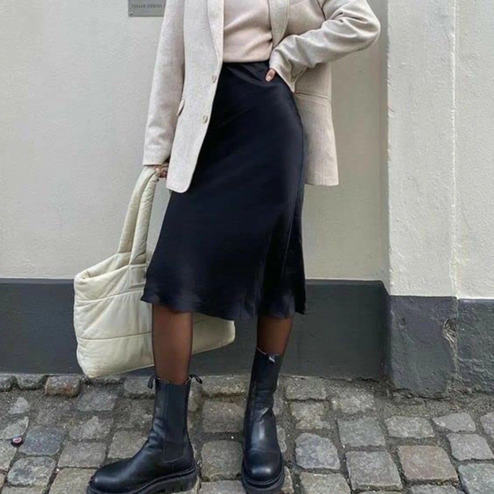 Knelangt skjørt i sateng med A-linje for kvinner