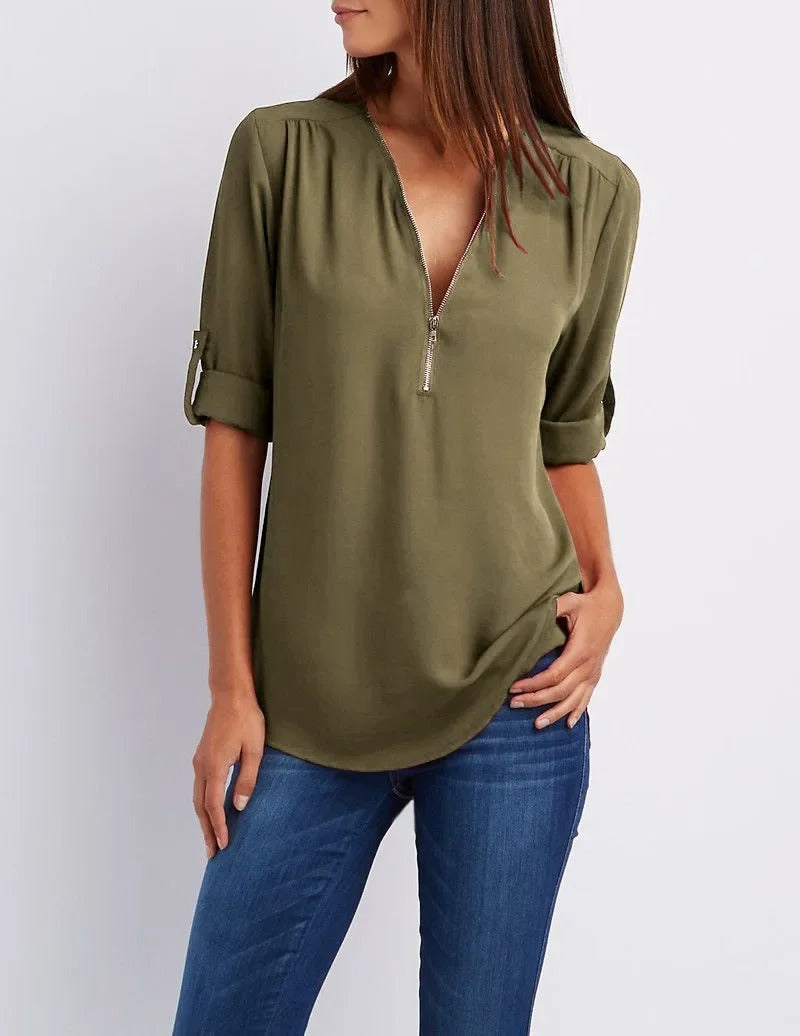 Chiffonbluse med dyp V-hals for kvinner
