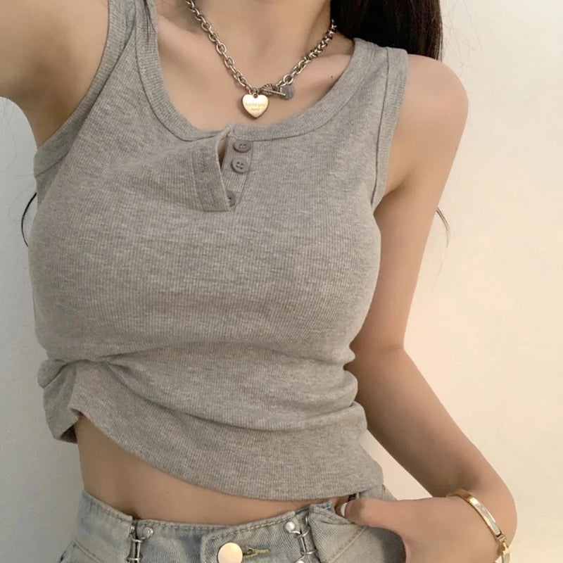 Ribbestrikket nedknappet tanktop for kvinner
