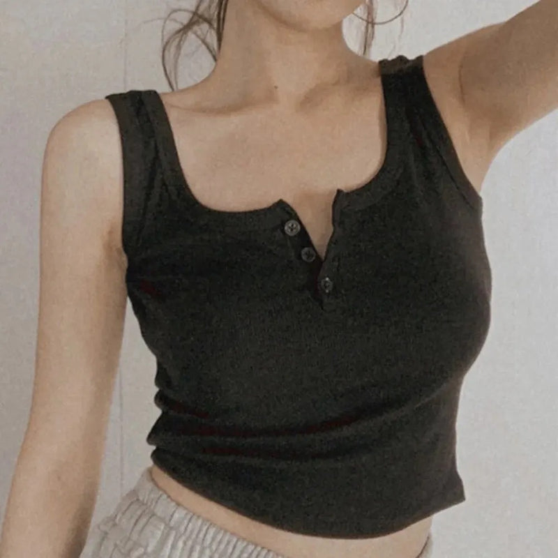 Ribbestrikket nedknappet tanktop for kvinner