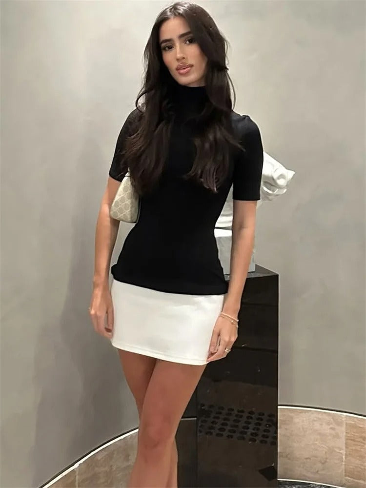 Kontrastfarget patchwork-minikjole for kvinner