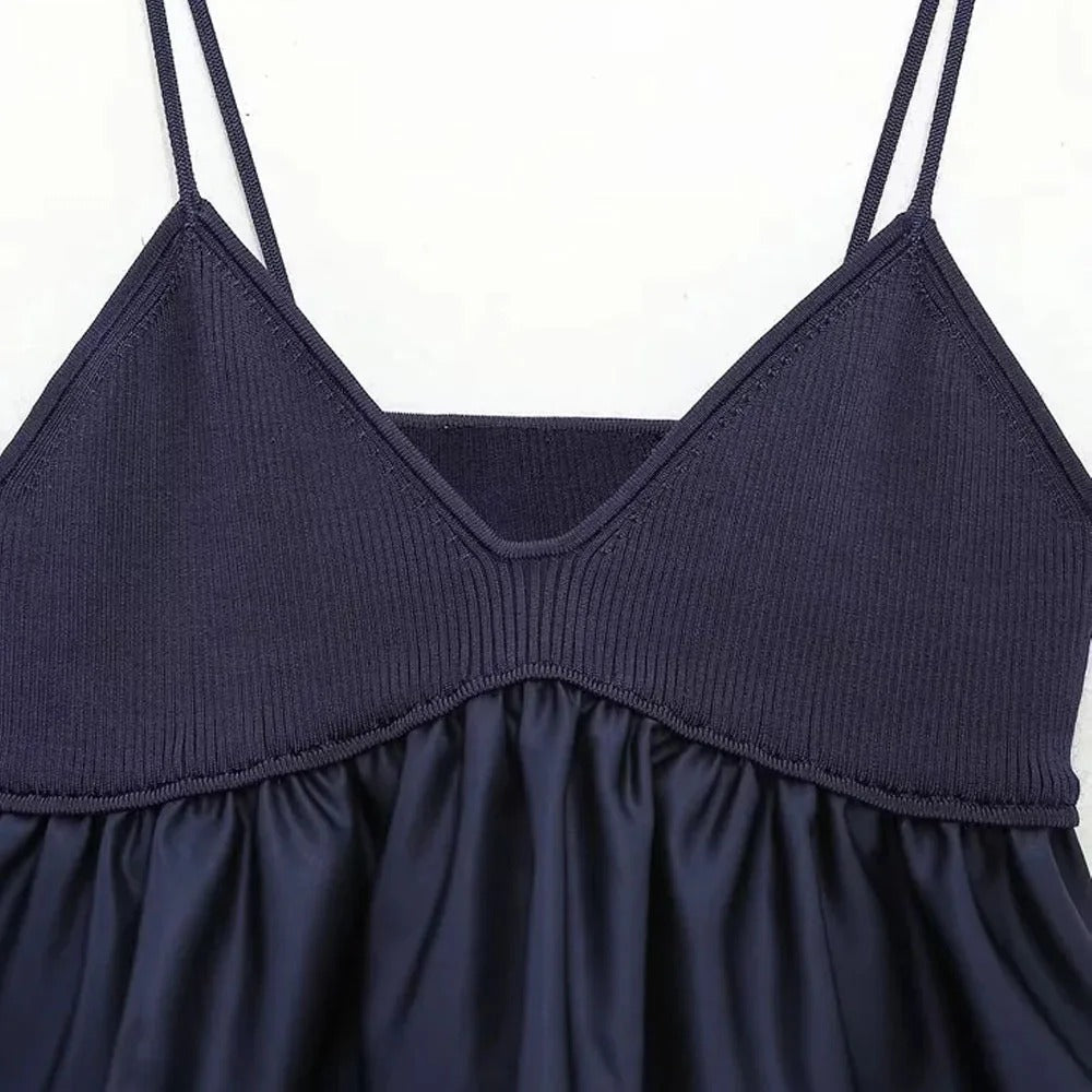 V-hals plissert smockbluse for kvinner