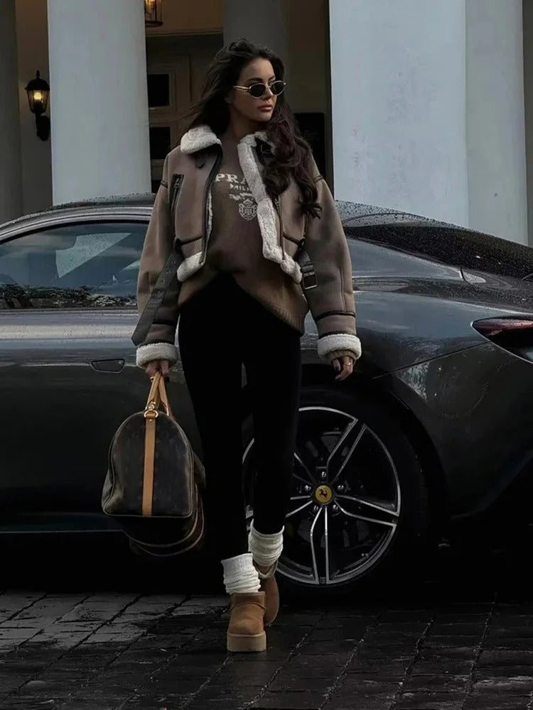 Lapeljakke i skinn for kvinner