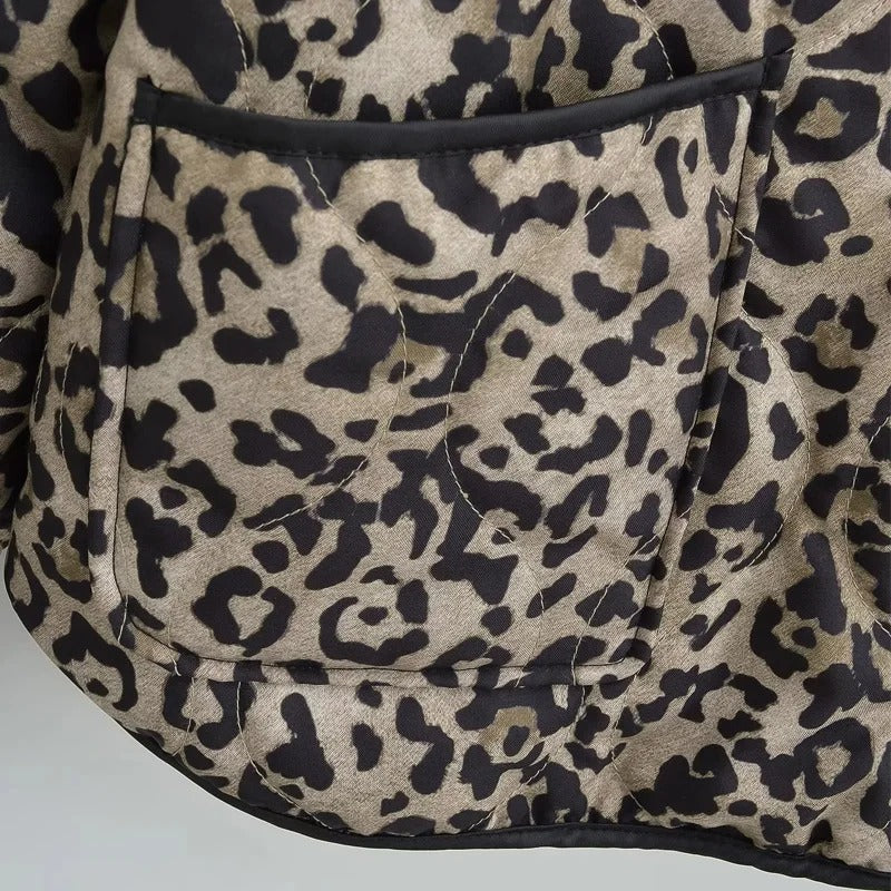 Polstret leopardjakke for dame