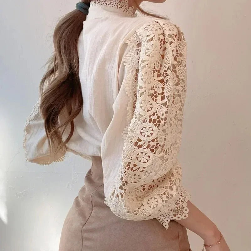 Hul blondebluse for kvinner