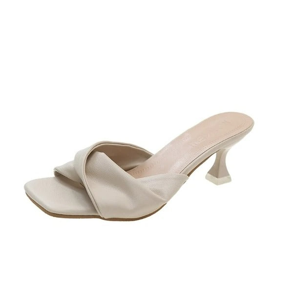 Høyhæl muldyr med spiss tå for kvinner