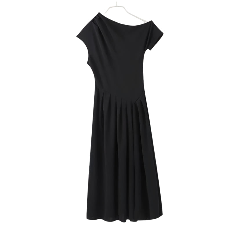 Uformell kjole med diagonal krage for kvinner