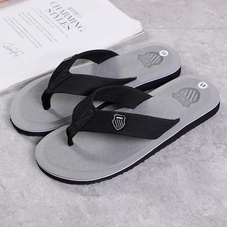 Sklisikre strandflipflops for menn